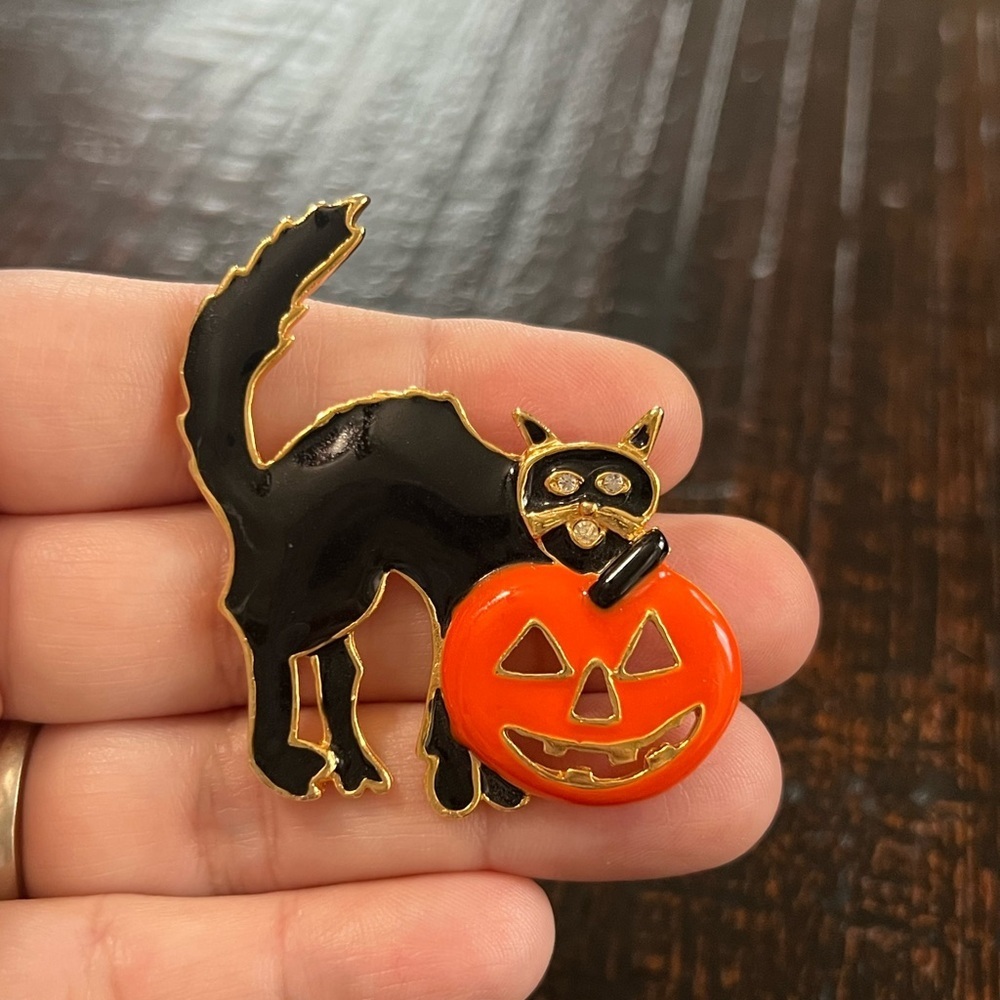 Scaredy cat jack o lantern metal enamel brooch pin Halloween